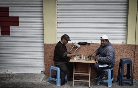 Street Foto Ecuador Schachspieler
